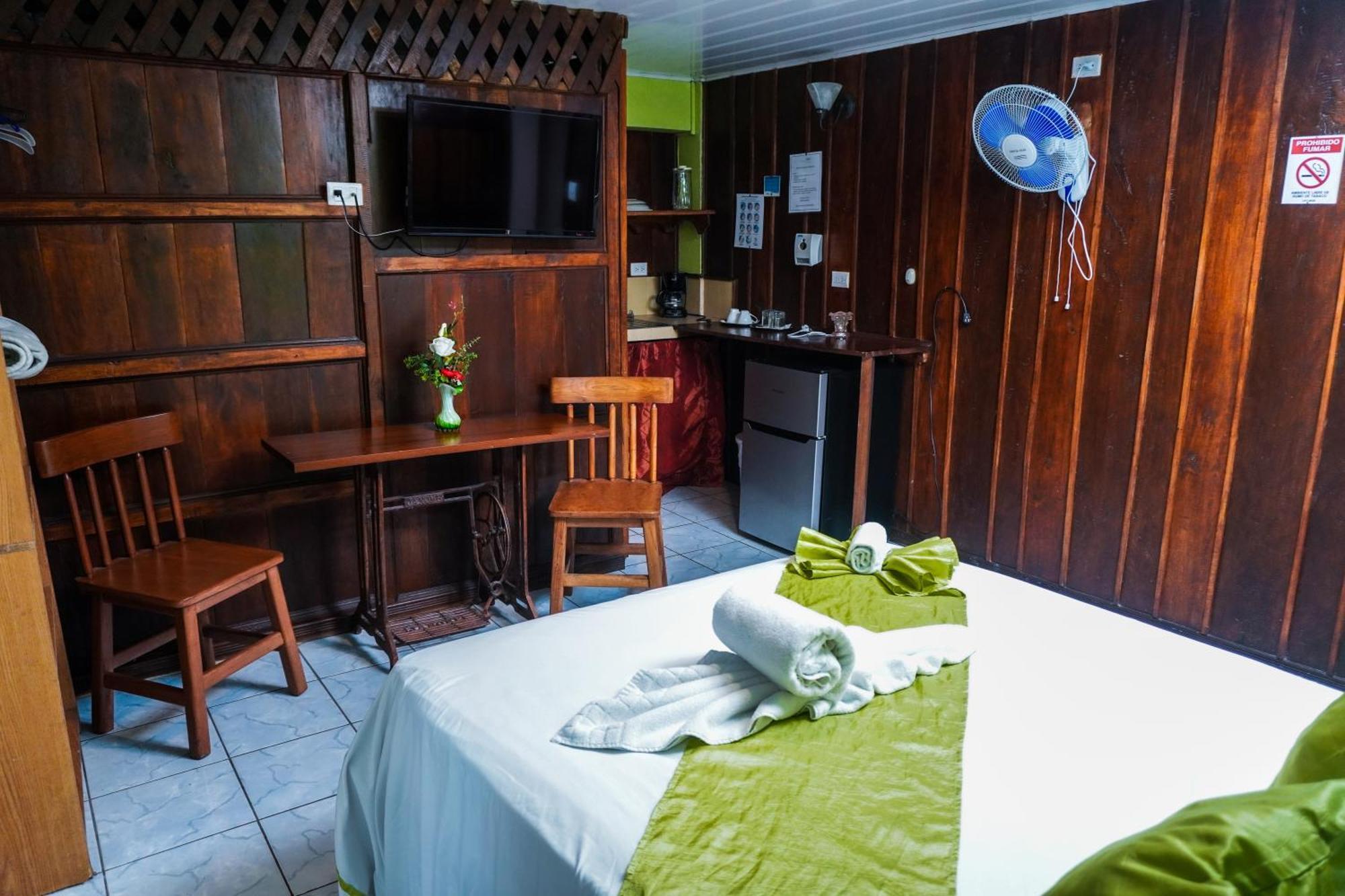 Hospedaje Angeluz Quesada  المظهر الخارجي الصورة